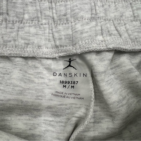 Danskin luxe retro jogger heather grey size M. Soft bouncy material. NWT - Picture 5 of 9